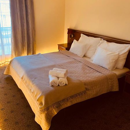 A01 Setany-Silverine Apartmanhaz-Orzoett Parkoloval Балатонфюред Экстерьер фото